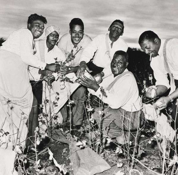 Howlin' Wolf with Band Members