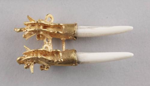 Double-Alligator Pendant with Ivory Bodies